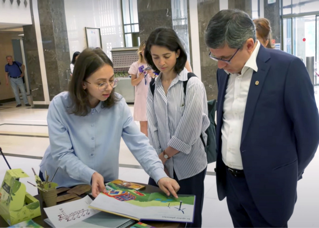 Universitatea Tehnică a Moldovei a deschis ciclul de expoziții universitare la Parlamentul Republicii Moldova