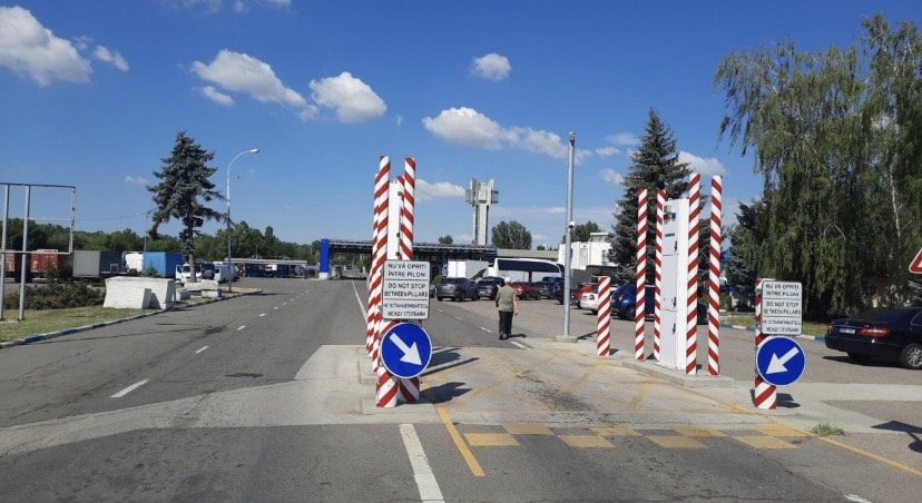 Trafic intens la punctul de trecere a frontierei Sculeni. Sunt prezente circa 45 de vehicule