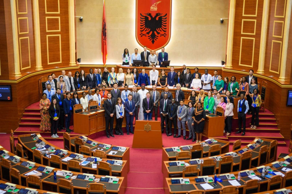 Doi studenți de la USARB au participat la ședința Parlamentului francofon al tinerilor, găzduită de Tirana, Albania