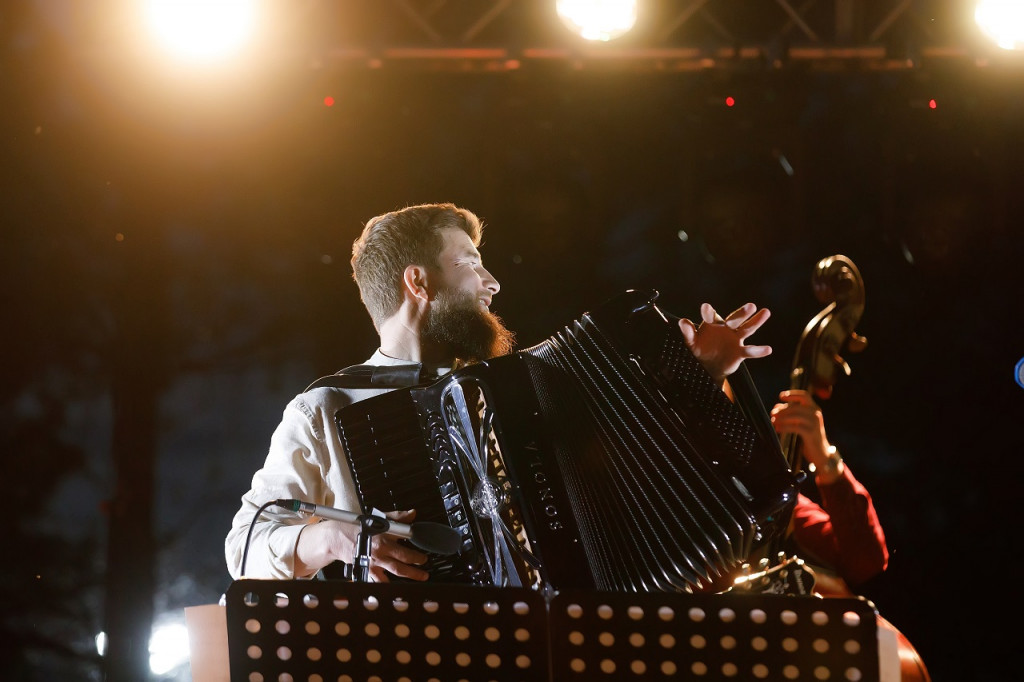 (foto, video) Acordeonistul Misha Grossu și proiectul său Jazz „iSWING my WAY” au ajuns în Elveția