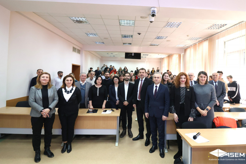 Șeful MEC, Anatolie Topală, a participat la evenimentul ASEM de lansare a subproiectului „Tehnologii ale Informaţiei şi Comunicaţiilor pentru Inteligenţa în Afaceri”