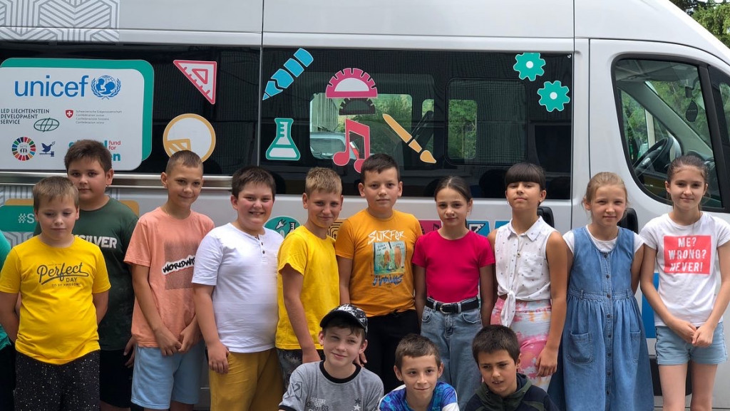 (foto) Robotică, programare sau modelare 3D. Completează formularul și echipa „STEAM pe roți” va veni la tine în localitate pentru a-ți arăta lumea tehnologiilor moderne