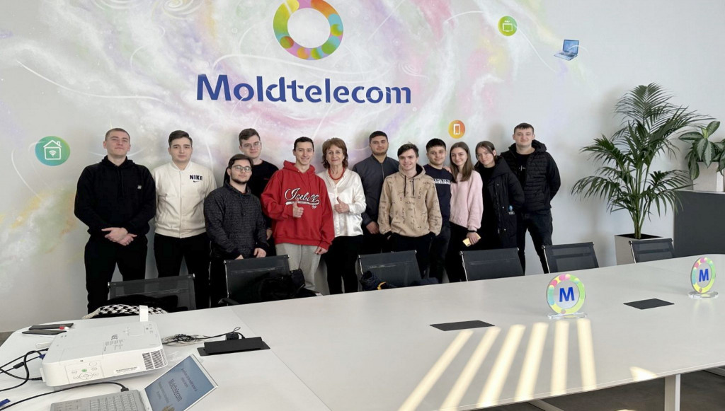 Studenții FET-UTM explorează companiile din domeniul de specialitate – Moldtelecom și StarNet