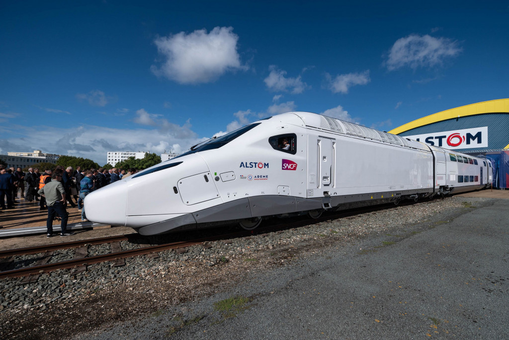 220915092849-03-tgv-train-france