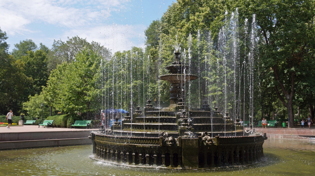 Chisinau_Stefan_cel_Mare_park_fountain