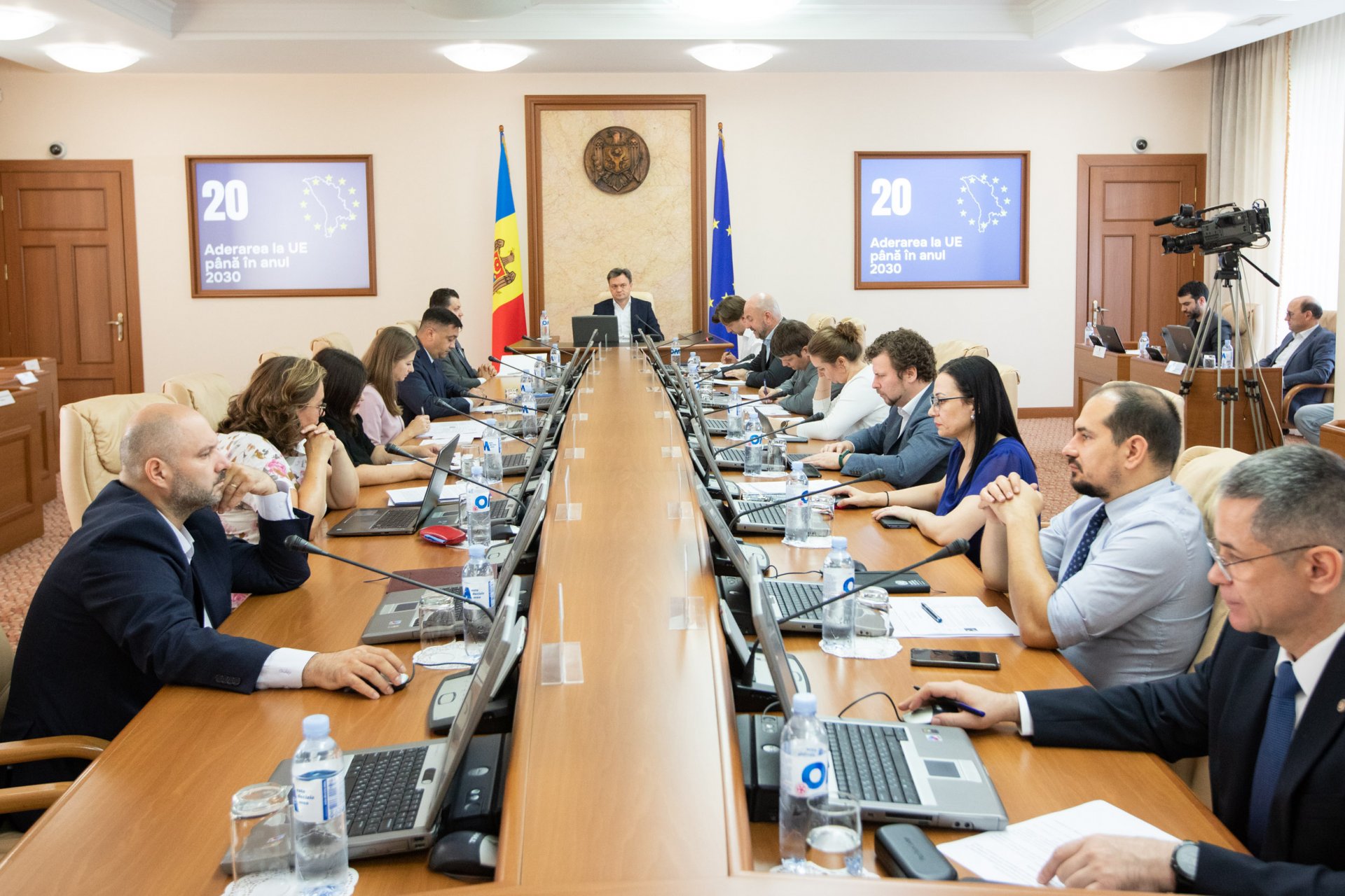 Executivul a aprobat modificarea mecanismului de funcționare a Ghișeului unic de documentare a străinilor