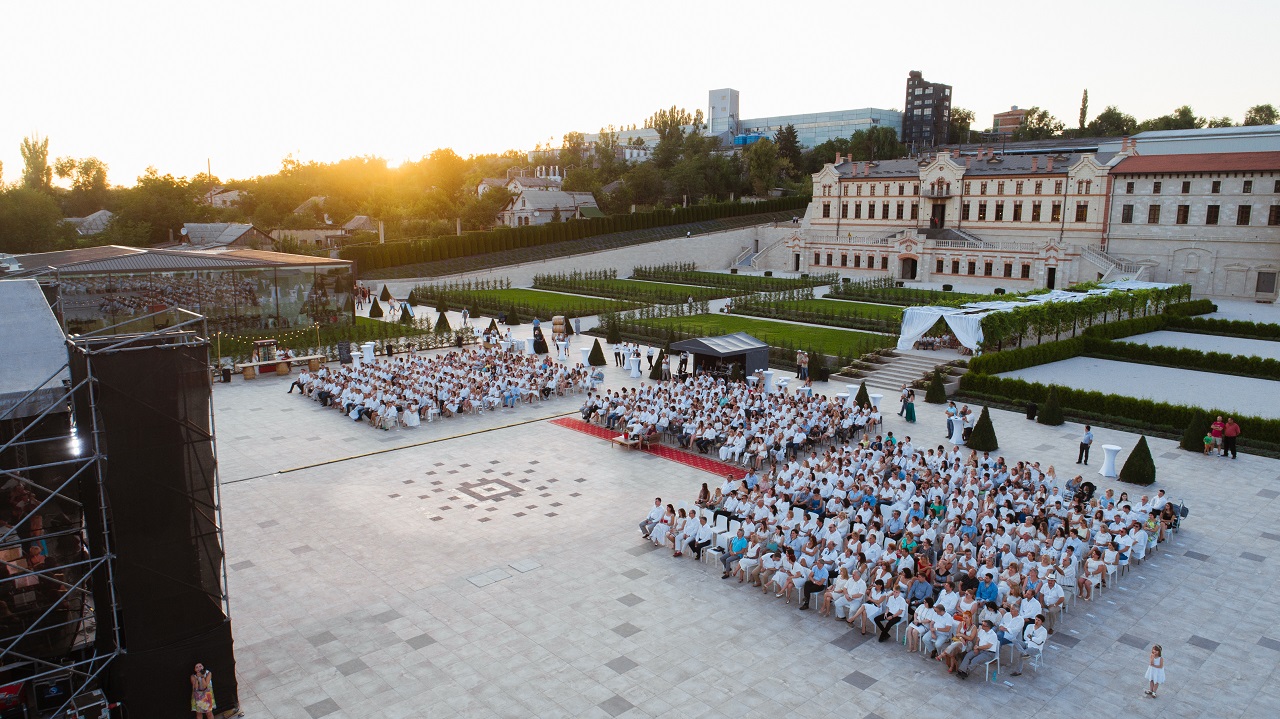 Festivalul Internațional de Muzică Clasică VinOpera ediția 2023 – trei recitaluri, o simbioză dintre muzica clasică, rock și folclor