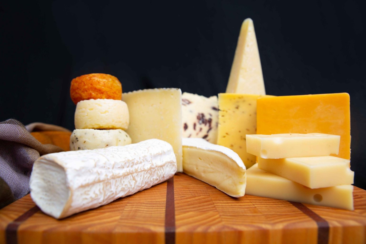 Сыр польза и вред для мужчин. Сыры. Вкусный сыр. Сыр твердый. Полезный сыр.