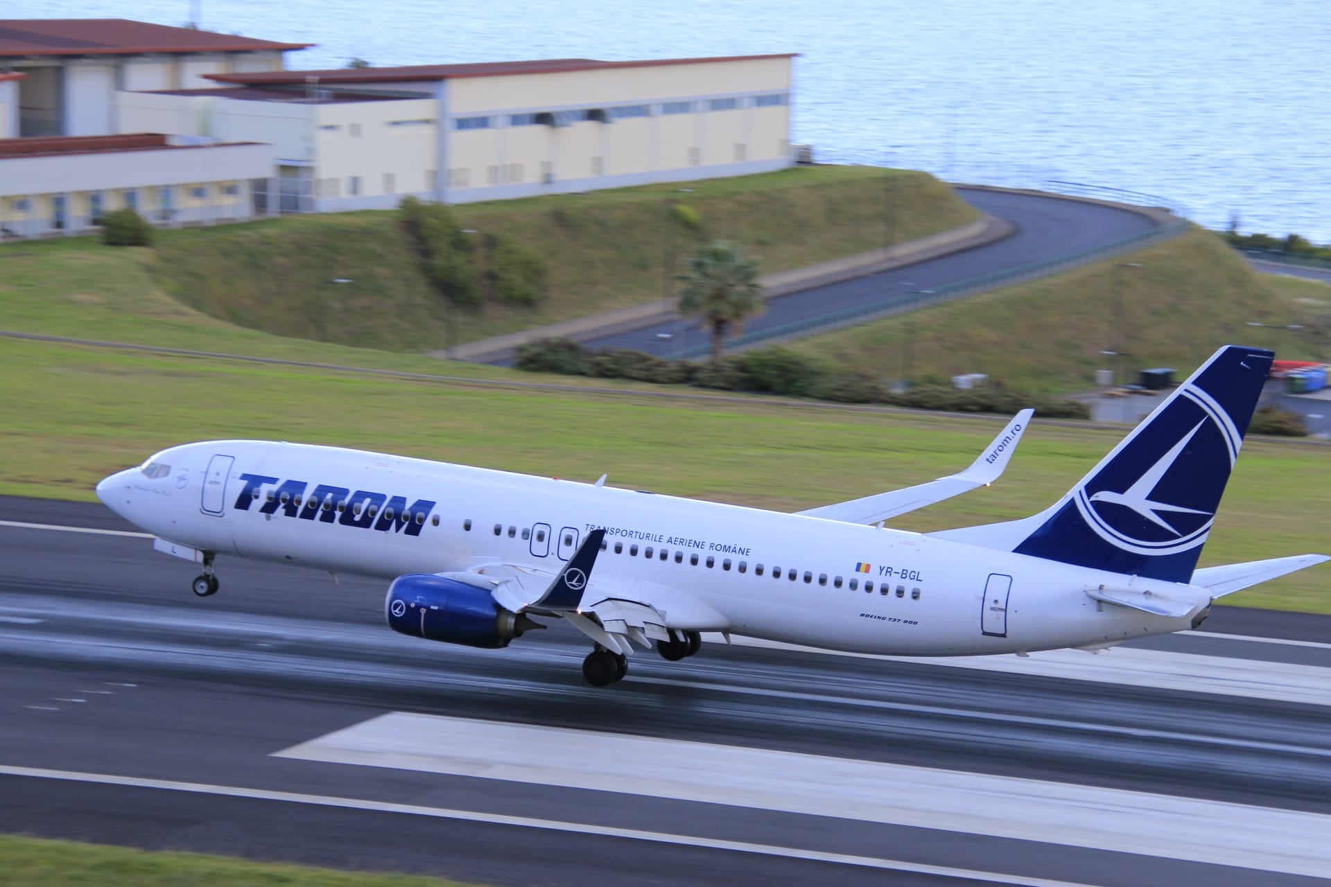 TAROM