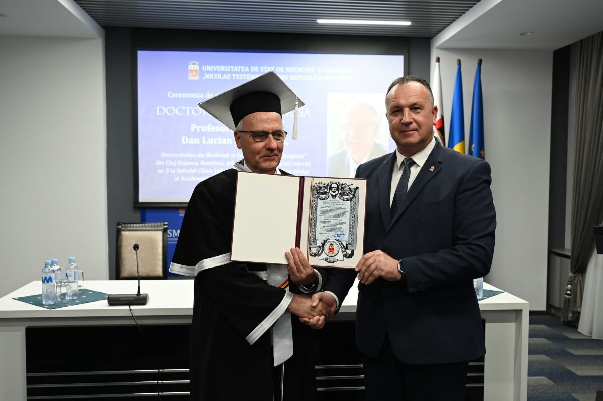 Profesorul emerit Dan Lucian Dumitrașcu de la UMF „Iuliu Hațieganu” din Cluj-Napoca a primt titlul onorific Doctor Honoris Causa al USMF „Nicolae Testemițanu”