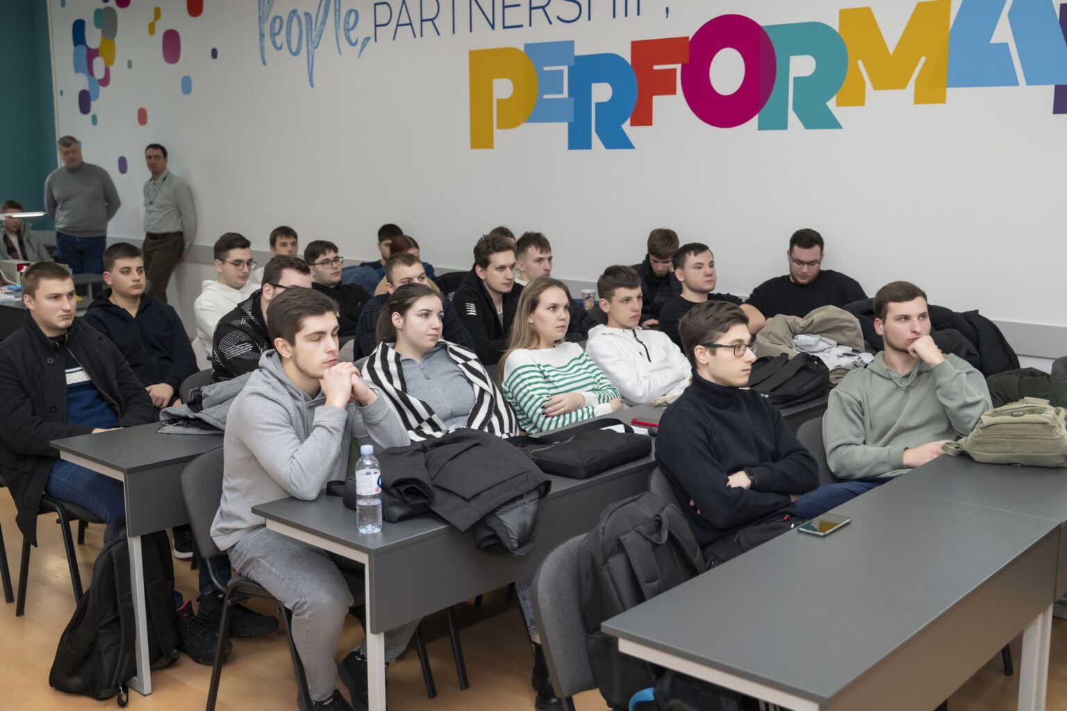 Studenții de la Facultatea Electronică și Telecomunicații a UTM au participat la un masterclass de electronică și telecomunicații