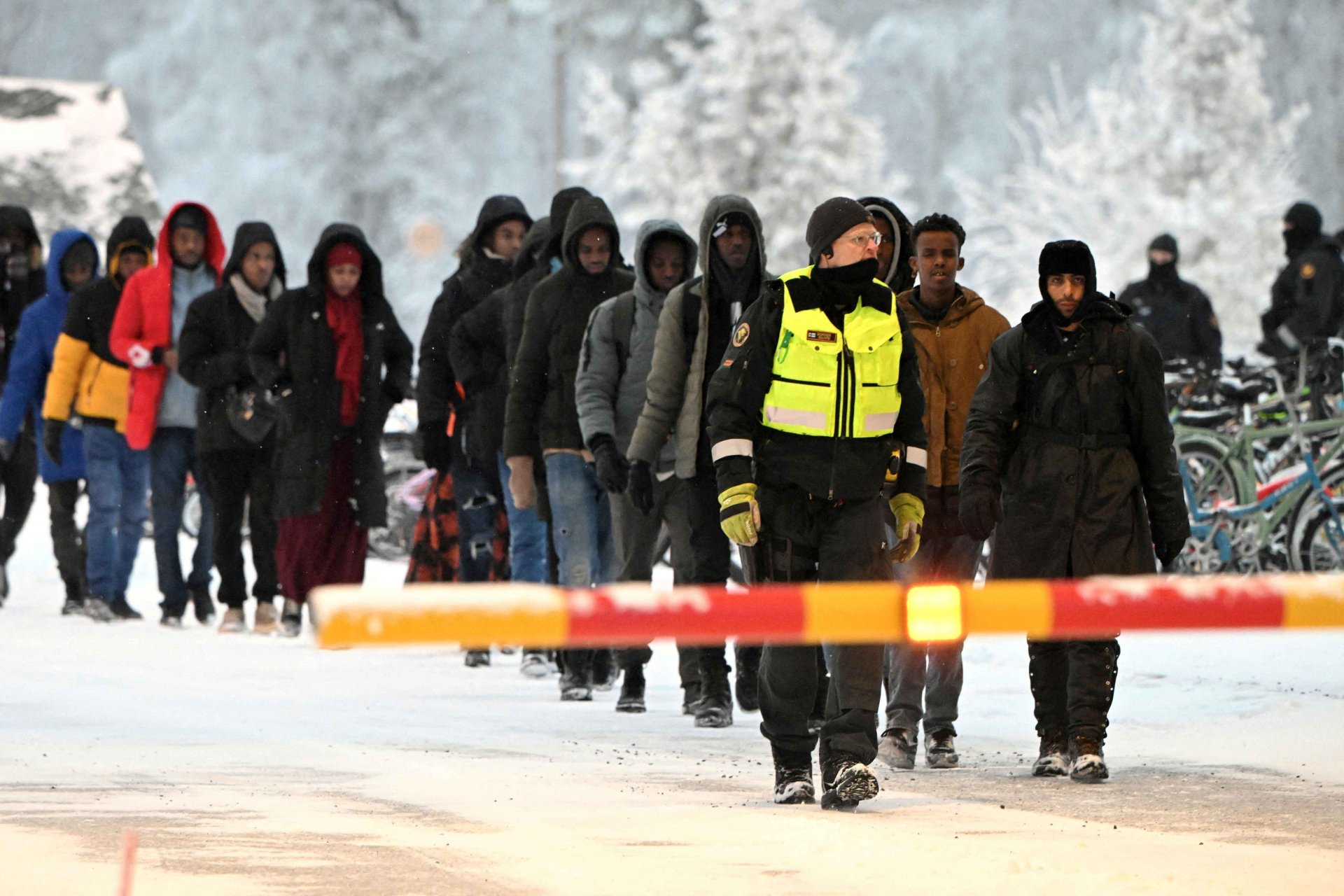 Finlanda redeschide parțial traficul la frontiera cu Rusia până în luna ianuarie