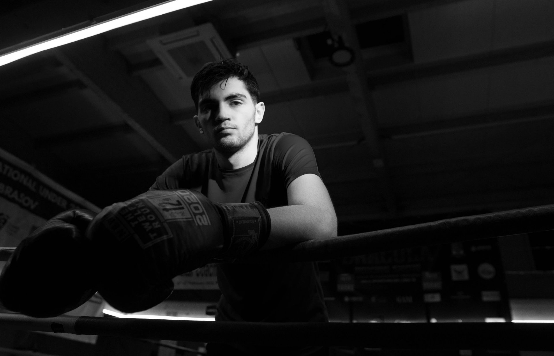 „Eșecurile sunt parte a procesului.” Marcel Nistreanu, campion al Moldovei și României la box, despre cariera sportivă și studiile la Brașov