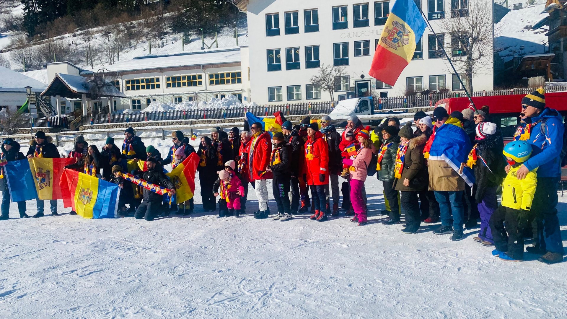 Diaspora moldovenească din Italia și Franța a susținut cu sportivii naționalei la Cupa Mondială de biatlon