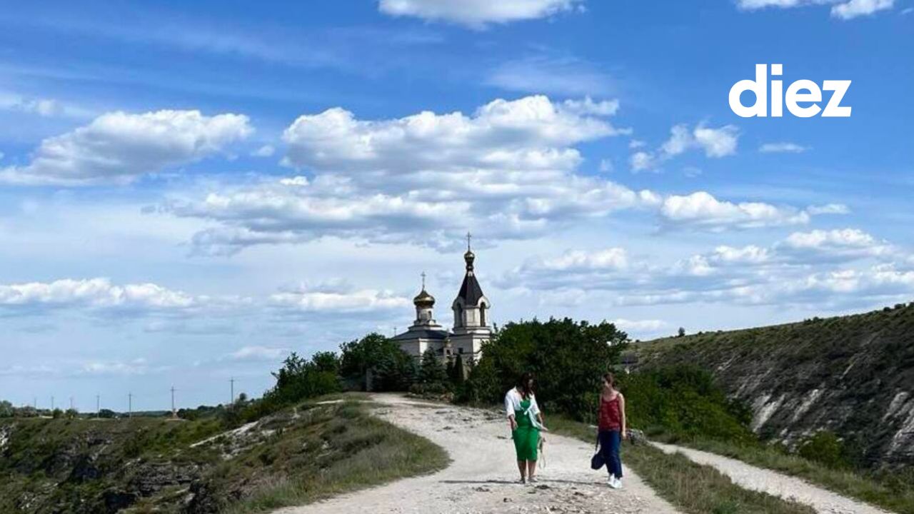 Orheiul Vechi manastire piesaje Moldova natura biserica