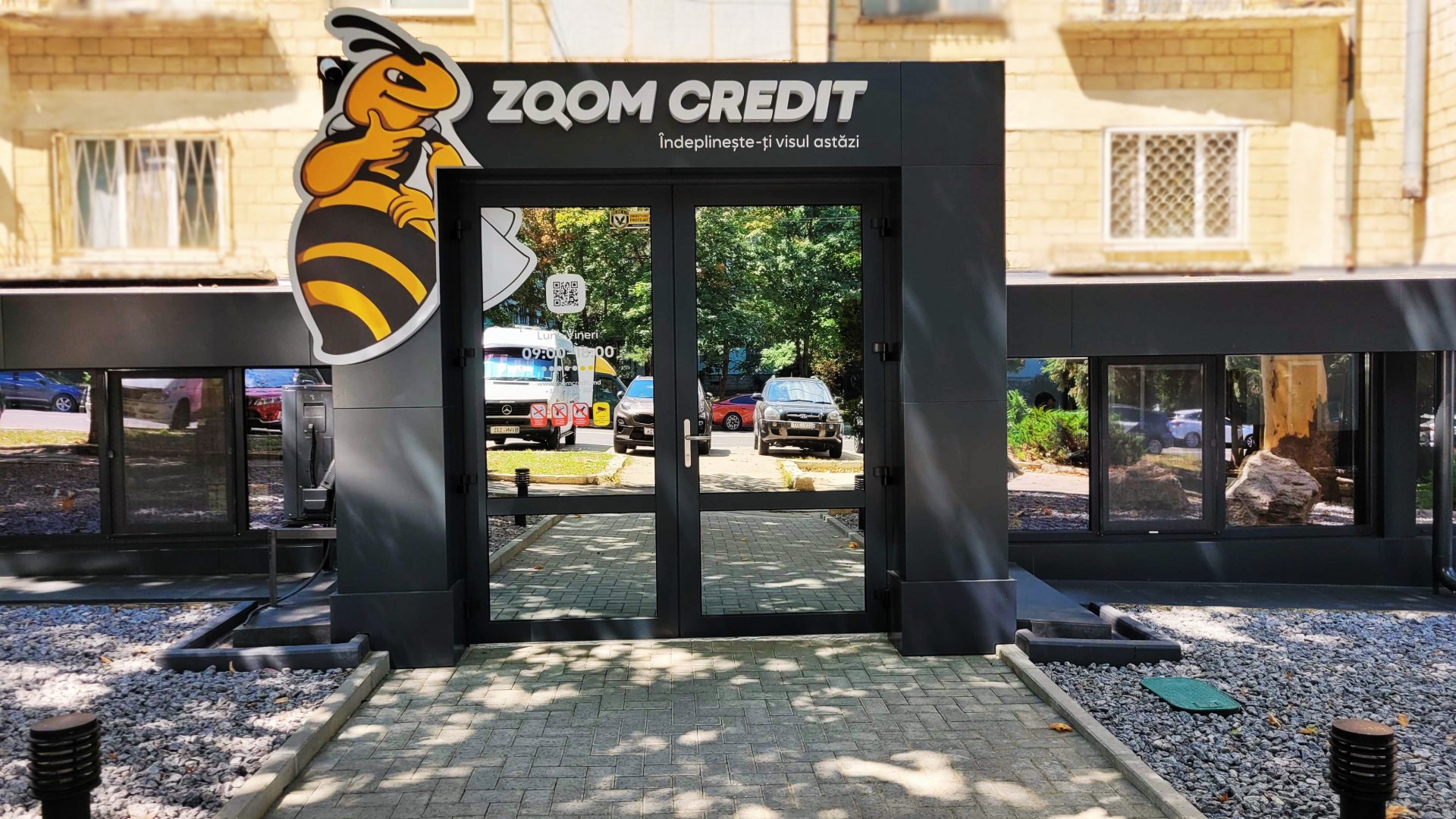 noua-locatie-zoom-credit