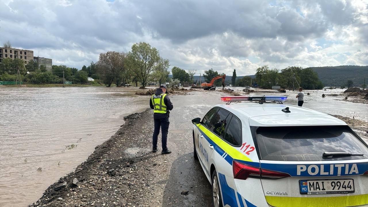 poliție inundație