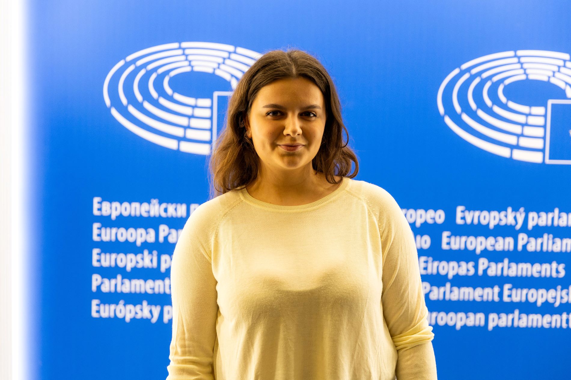 „Am învățat ce e asta deadline.” Laura-Călina Scutelnic, despre studiile în Țările de Jos și stagiul de practică la Biroul pentru Integrare Europeană