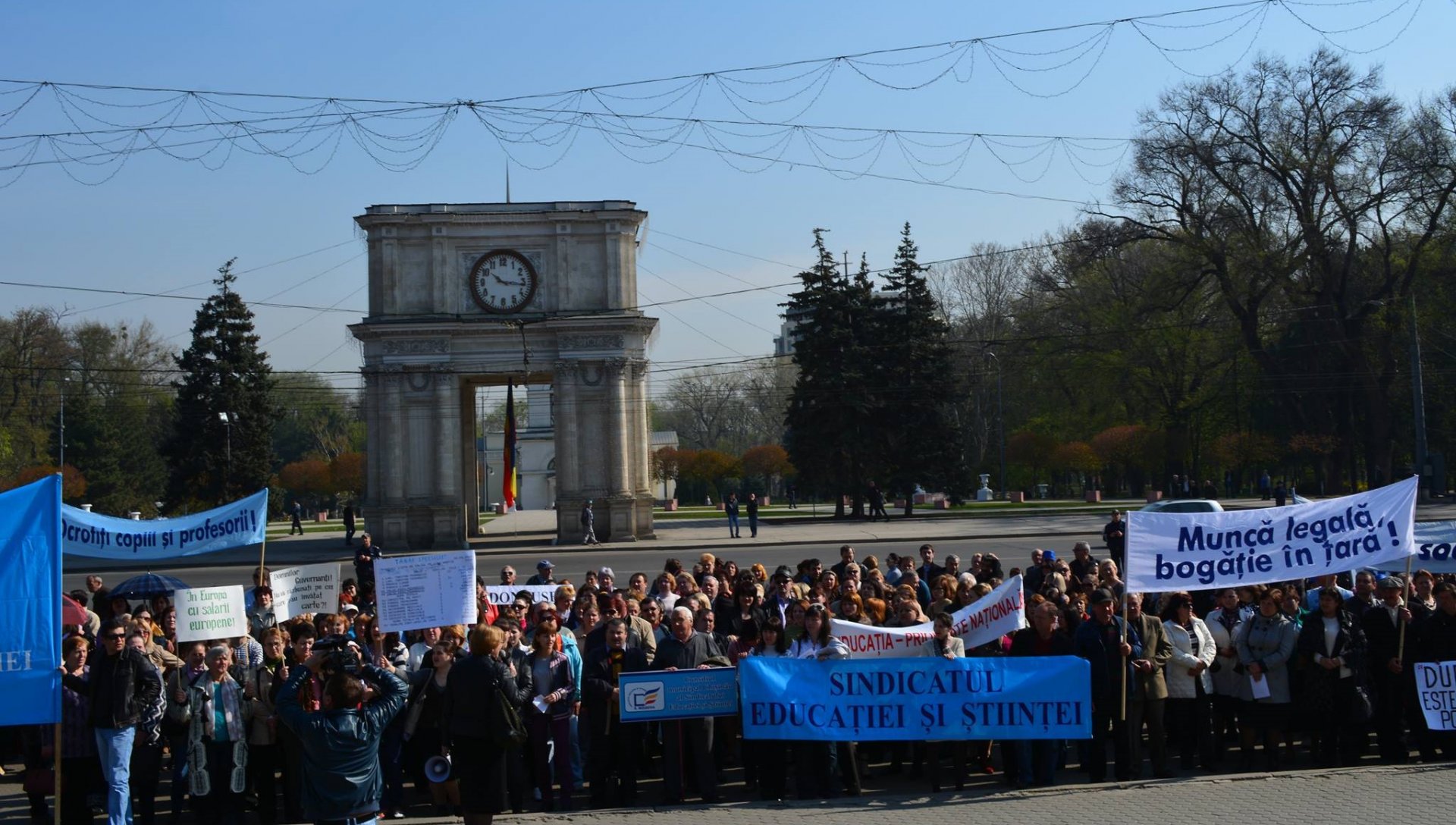 profesoi proteste