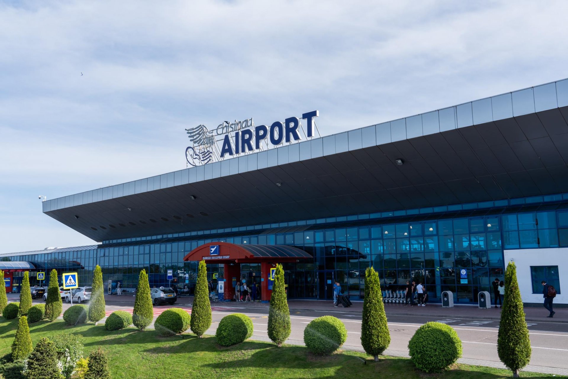 Terminalul de pasageri al Aeroportului Internațional Chișinău va fi extins. Zona de control va include porți inteligente de securitate