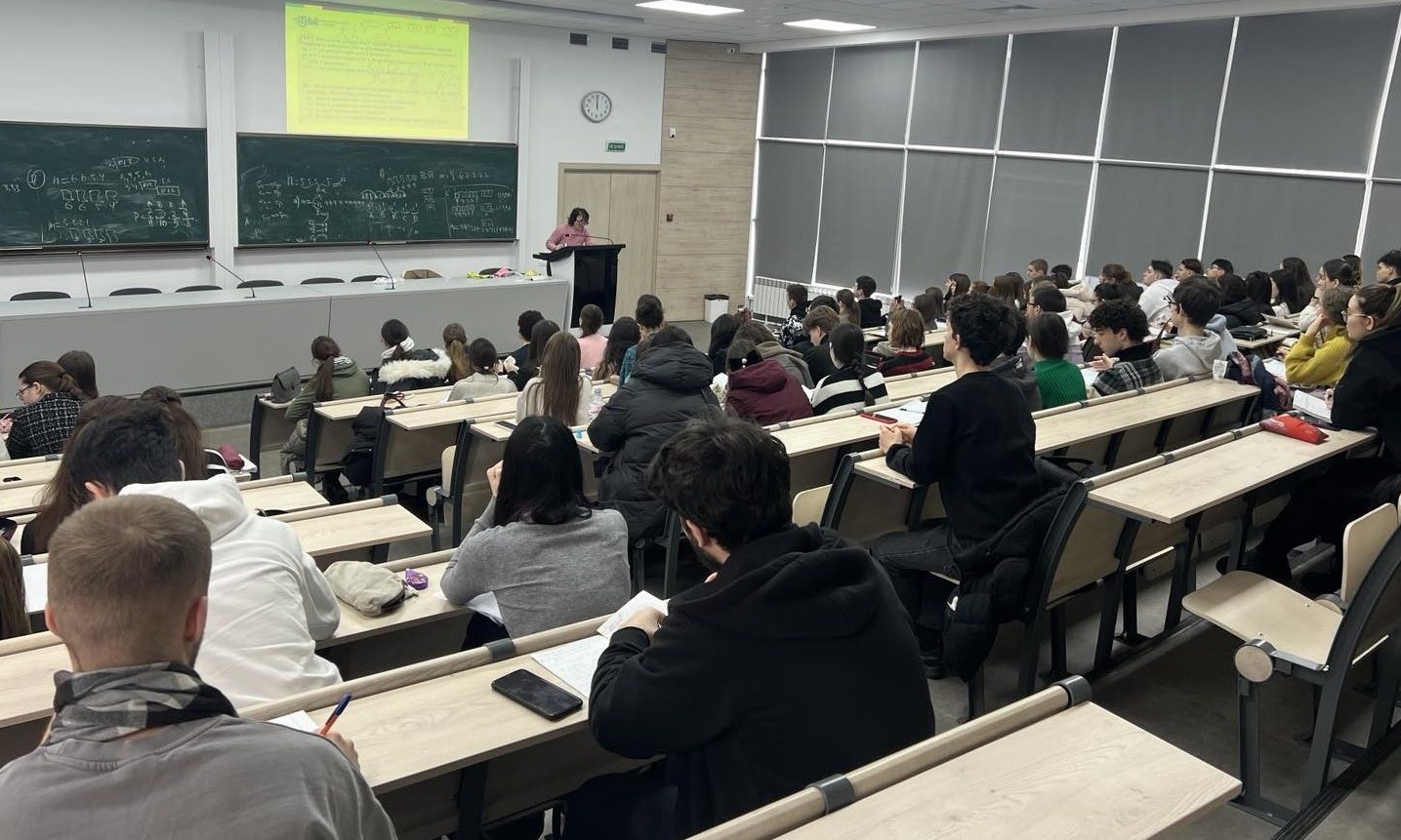 studenți tineri clasă profesor