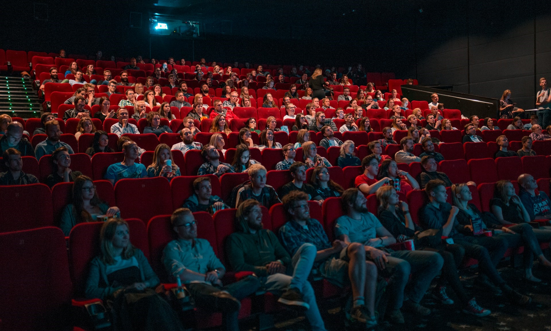 Un grup de tineri cineaști au lansat o petiție prin care cer modificări la Legea Cinematografiei. Ce spune Ministerul Culturii