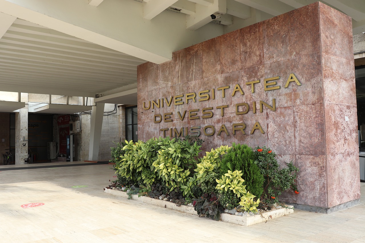 Universitatea_de_Vest-UVT