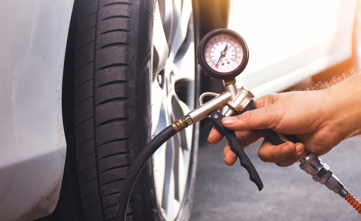 checking-tyre-pressure