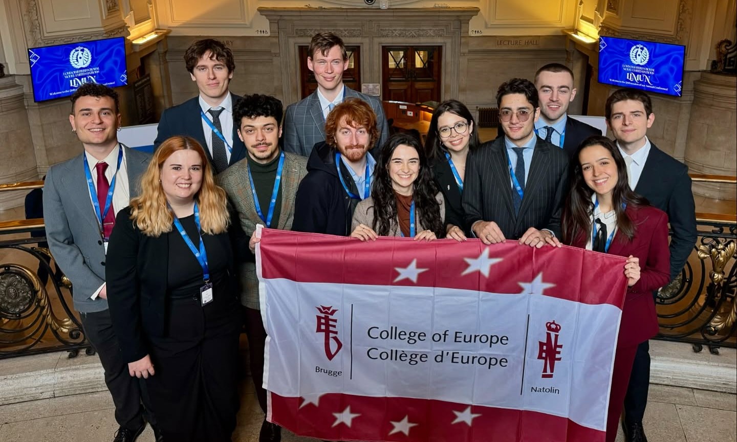 tineri studenți studii