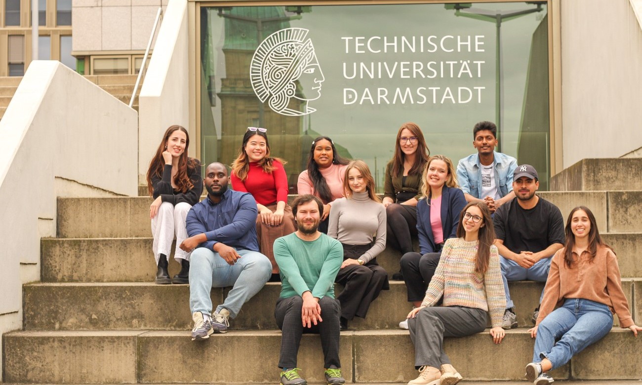 studenți universitate tineri oportunități