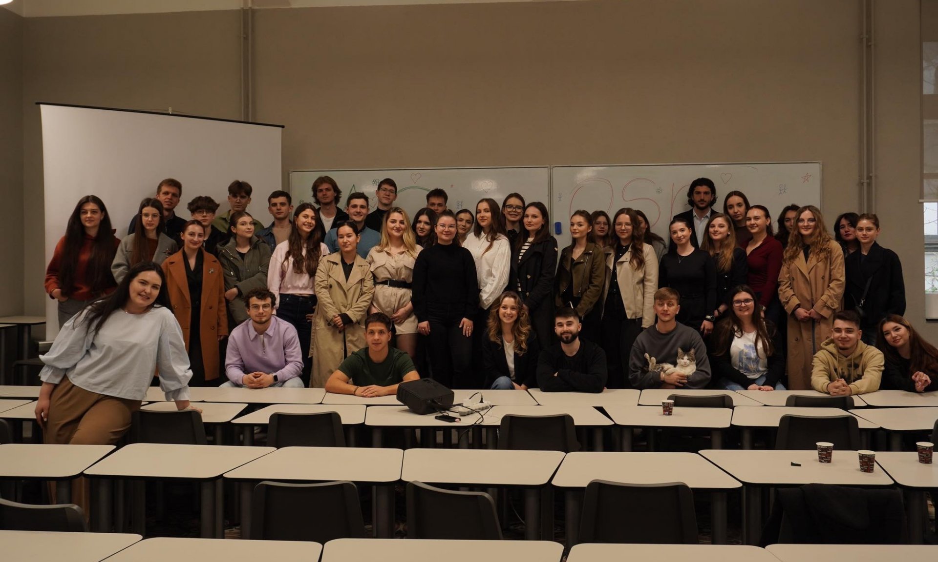 Înveți în capitala României? Devino voluntar(ă) la OSB București și contribuie la consolidarea relațiilor dintre tinerii basarabeni