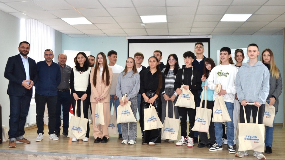 Tinerii din Glodeni transformă ideile în soluții fintech