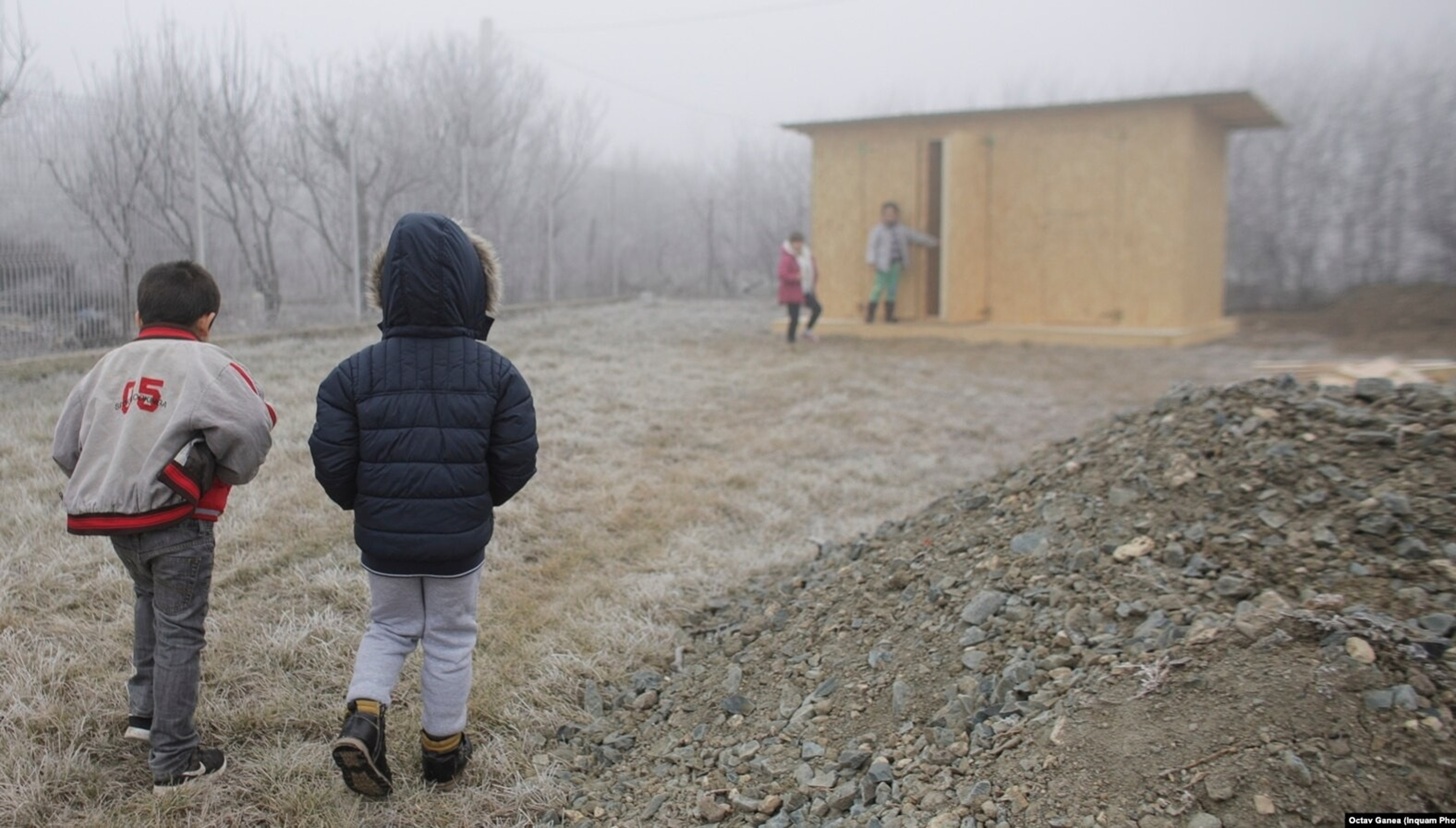 scoala wc toalete baie