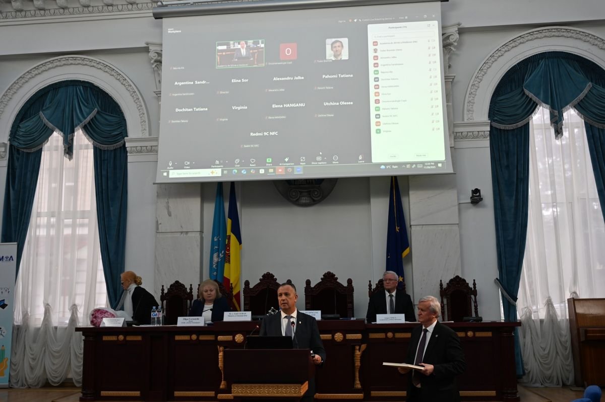 image_2025-12-04_124015945