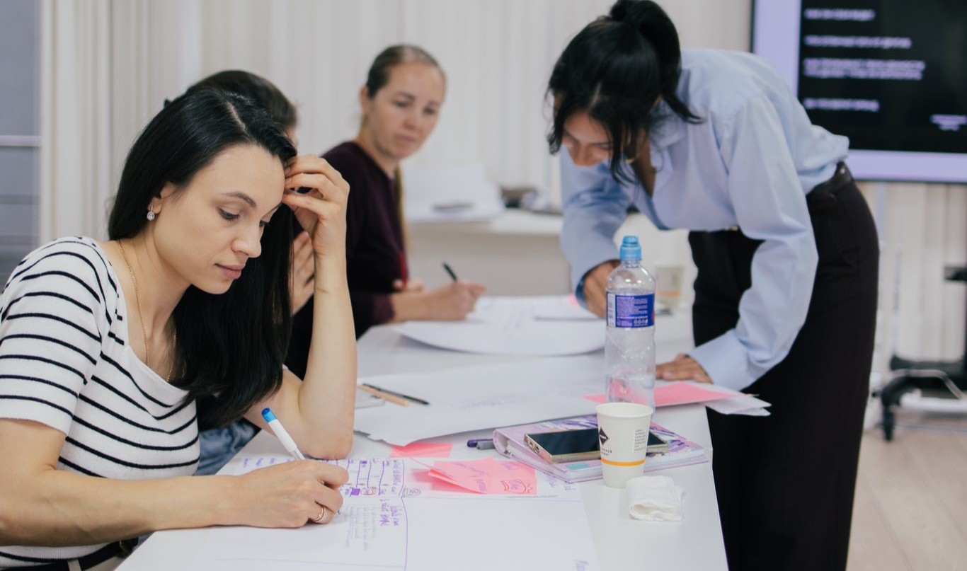 Vrei să înțelegi mai bine cum funcționează finanțele în compania ta? Participă la un curs de director financiar