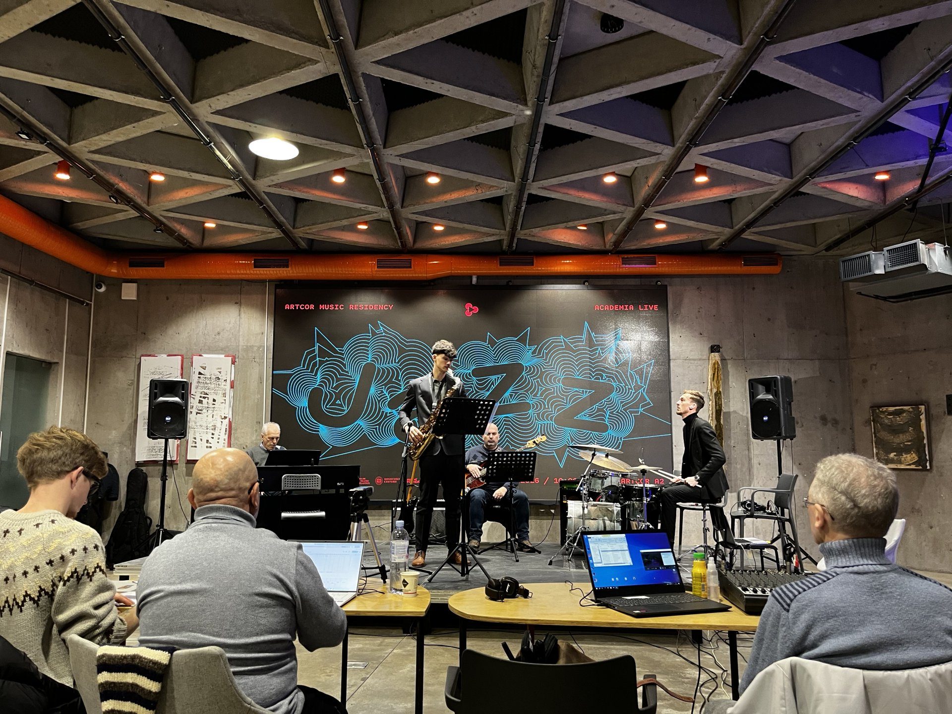 Când examenul devine concert. Cum studenții de la Instrumente jazz, AMTAP, au susținut prima evaluare publică