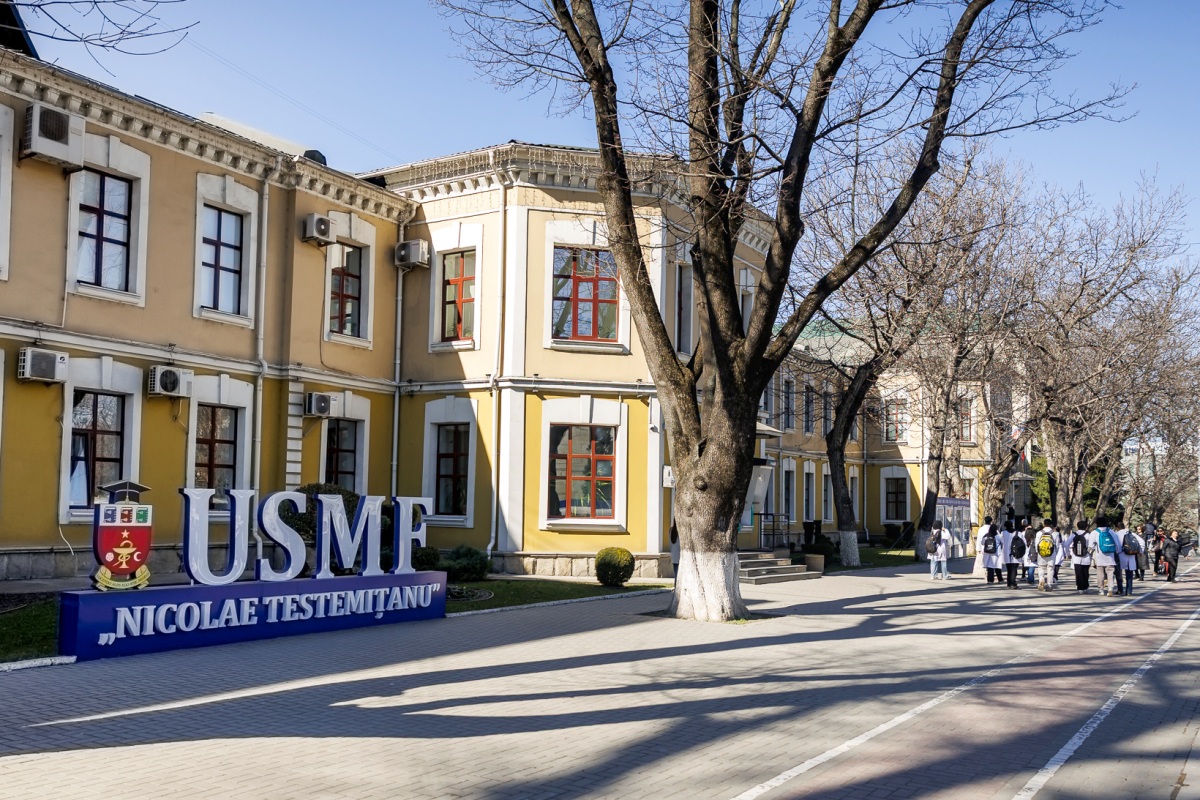 Alegerea unei profesii în medicină sau farmacie presupune multă responsabilitate, perseverență și vocație