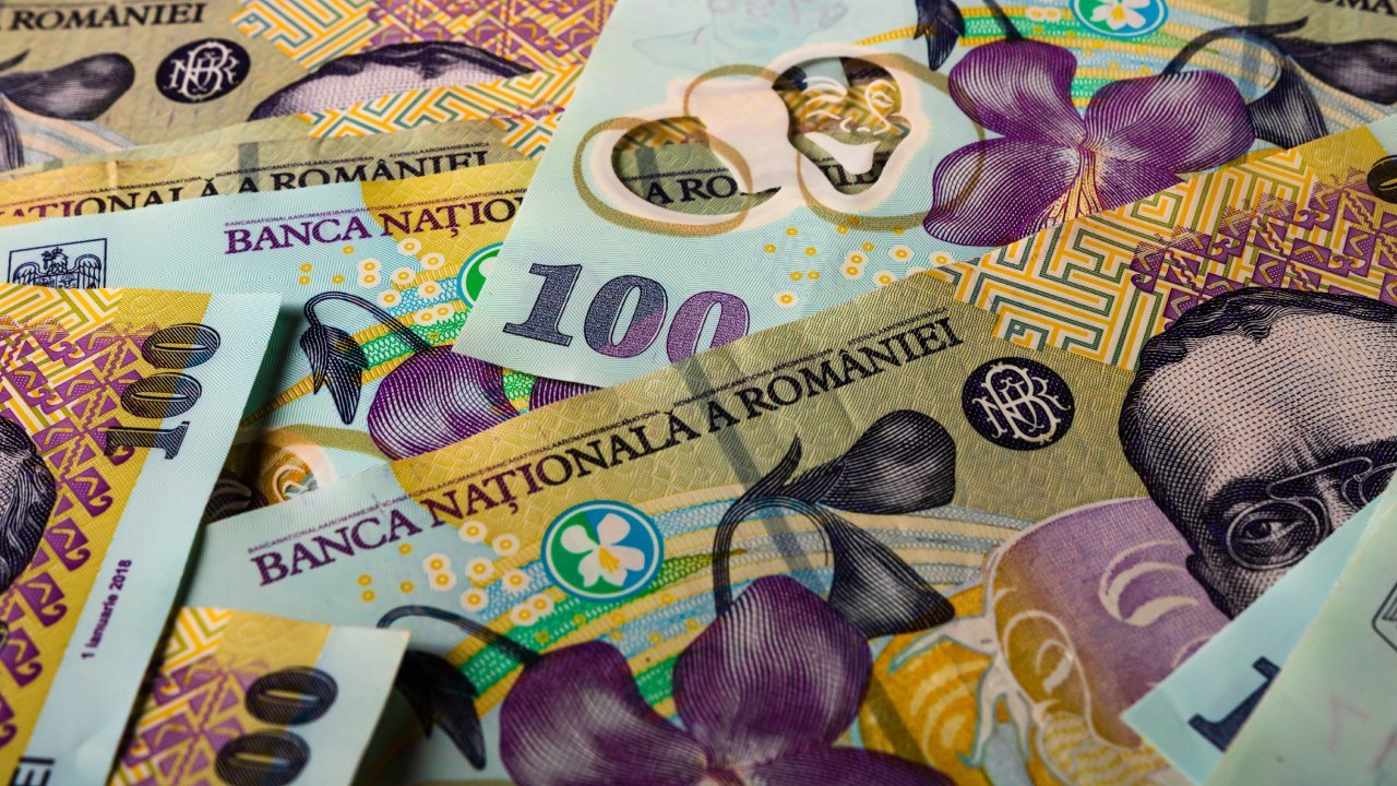 Lista băncilor din România unde poți accesa un credit în baza permisului de ședere