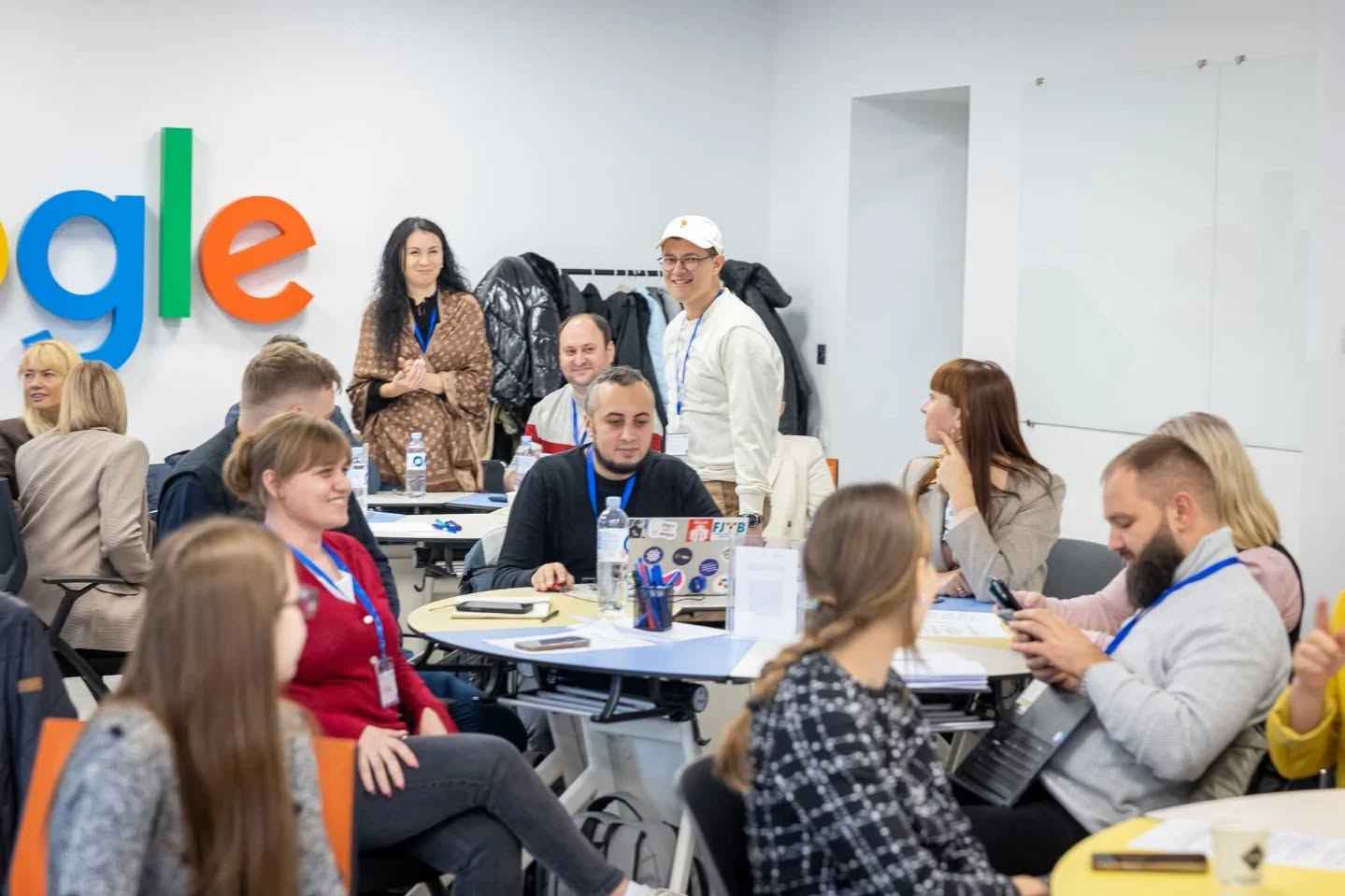 Dacă vrei să contribui la schimbări reale în societate, participă la programul „Revolt ACT”