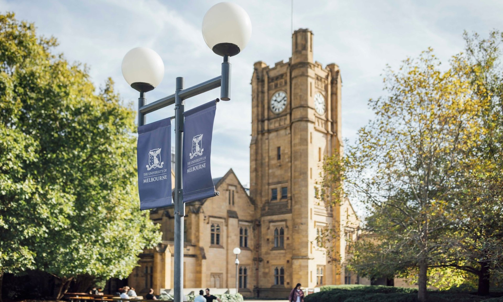 Australia oferă burse complete pentru masterat și doctorat. Sunt eligibili studenții interesați să cerceteze drepturile omului