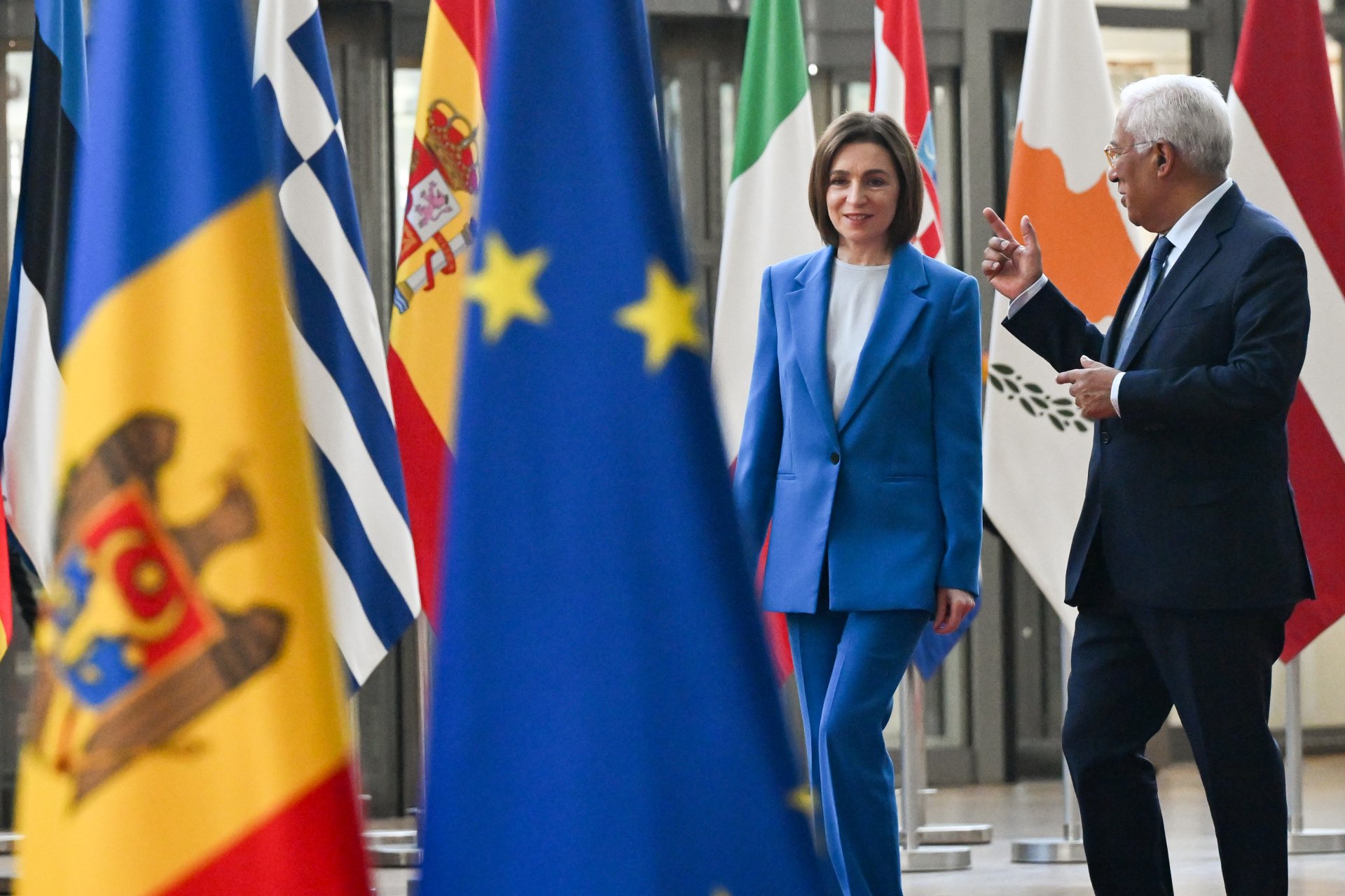 UE